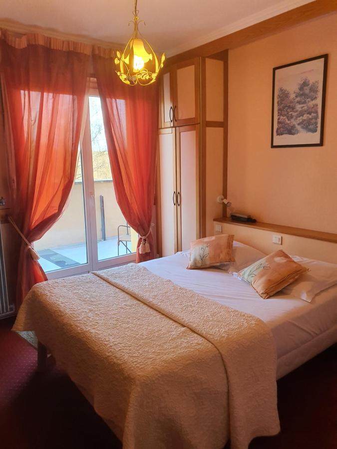 Hotel L'Oree Des Roches Saales Kültér fotó